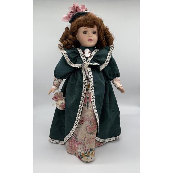 Elegant Collector’s Choice DanDee Porcelain Doll Timeless Beauty - Picture 1 of 9